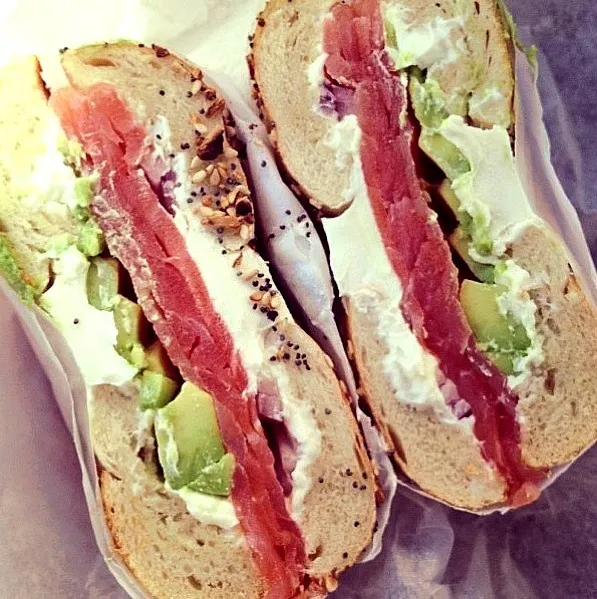 Smoked Salmon and Avocado on an everything bagel 😍|Jackie Murphyさん