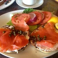 Smoked salmon bagel|Astra Varianさん