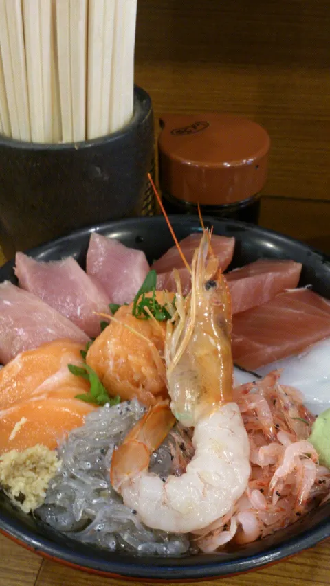 【沼津港 丸天】丸天丼  鮪 生桜海老 甘海老 生しらす 鮭 ハマチ 鮪中落|うめロクさん