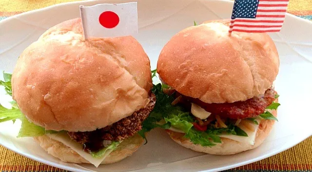 Snapdishの料理写真:モチモチパンサンド  ハニーマスタードチキン＆お好み焼き風ヒレカツ|太田 Tommyさん