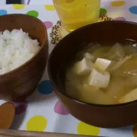 豆腐玉ねぎ白菜だけのお味噌汁|あやなさん