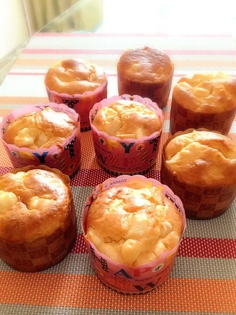 tomocaratさんの❤HMで作るりんごとクリームチーズのケーキ♡|ゆぅこさん