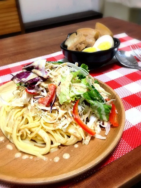 サラダスパと豚角煮。|ねね子さん