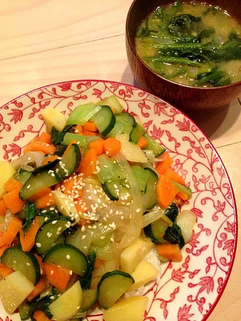 野菜丼とほうれん草の味噌汁|涼さん