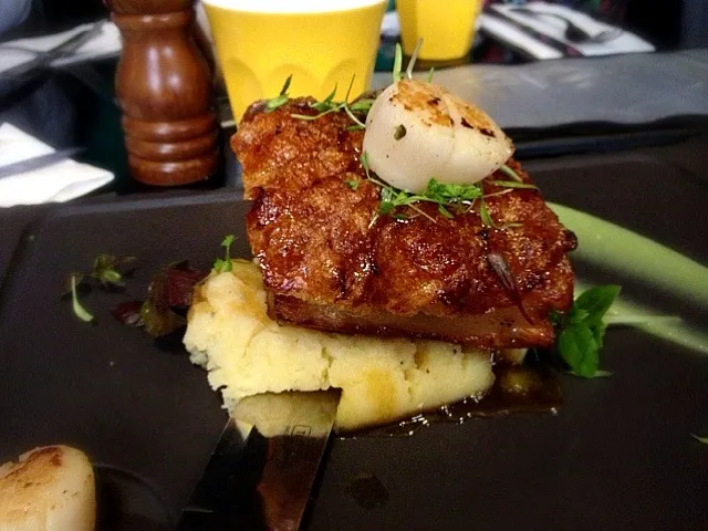 Pork belly @ Black Bird Cafe|moonbunnyさん