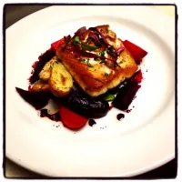 Snapdishの料理写真:seared halibut with melted leeks, tri-colored fingerling potatoes, yellow and red baby beets, broken beet vin and buls blood|scott tealさん