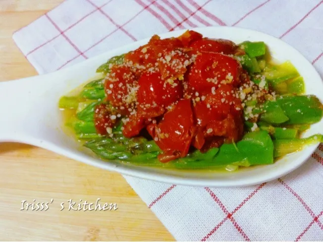 Asparagus With Balsamic Glazed Tomatoes|Iris Xueさん