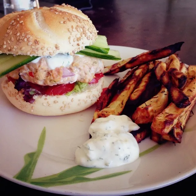 Salmon burger and oven baked sweet potato fries|Rianneさん