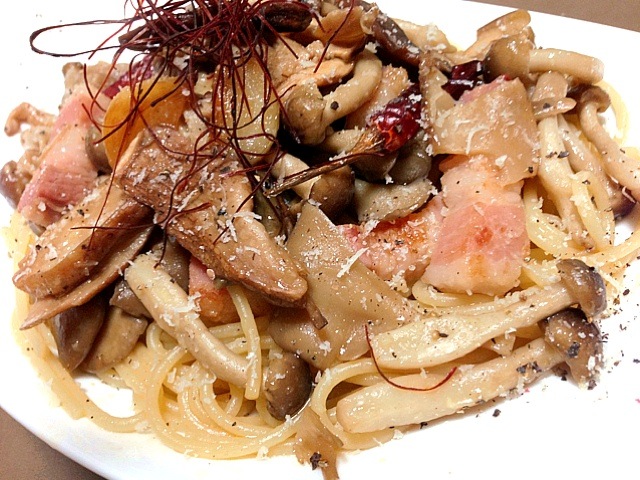 ポルチーニとパンツェッタの白だしパスタ