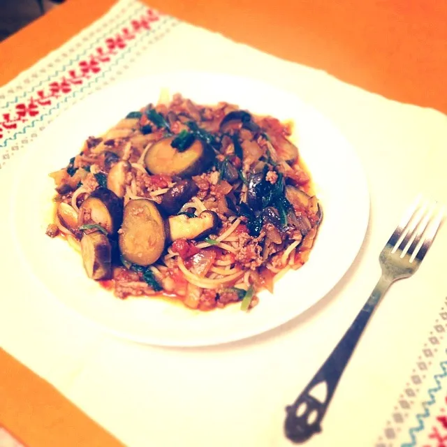 野菜たっぷりトマトソースパスタ♡|はちょんさん