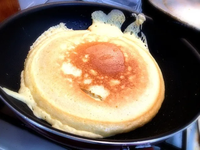 ビックホットケーキ|炊かれたいオトコ おこん 小栁津さん