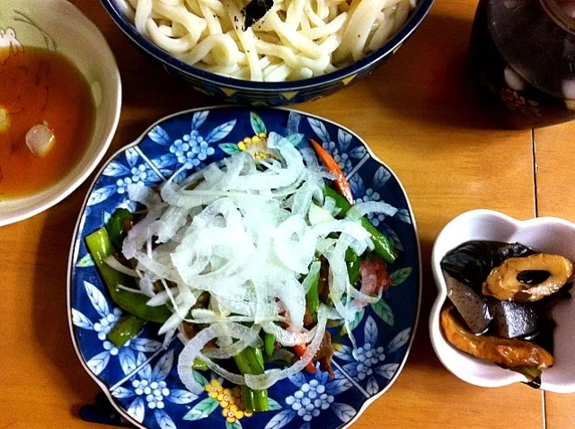 青椒肉絲風に新玉ねぎスライスのせと讃岐うどん|kanameさん