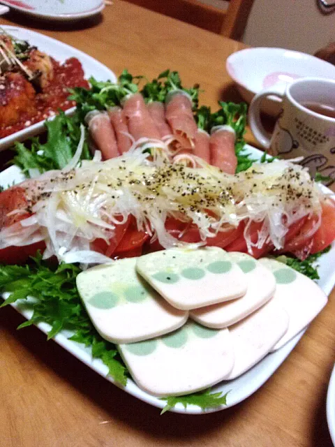 カイワレの生ハム巻き♡トマトサラダ♡テリーヌ|HALさん