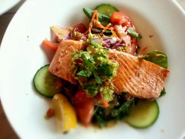 salmon salad|globetrotterさん