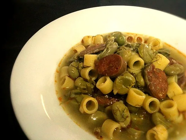 Snapdishの料理写真:Pasta con zuppa di fave , finocchio selvatico e salsiccia|小鍋 (pentolina)さん