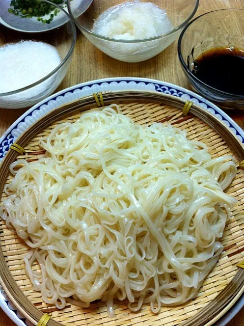 稲庭うどん。とろろとおろしで🎶|Jean Nobyさん