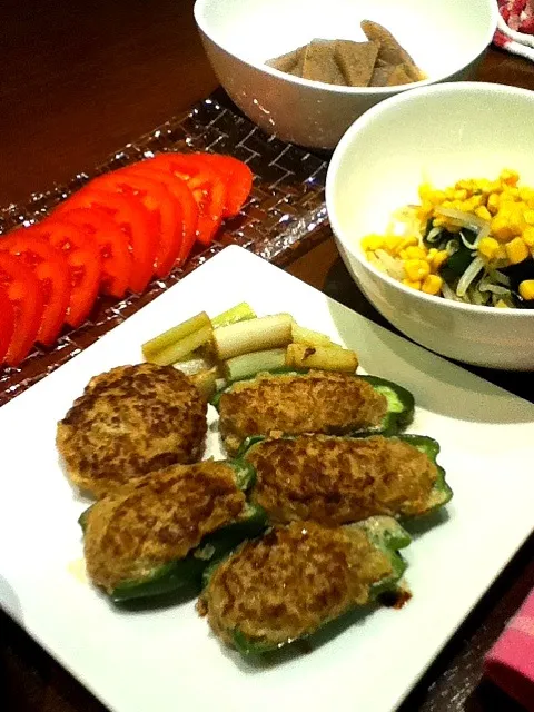 Snapdishの料理写真:夕ご飯〜ピーマンの肉詰め〜|なんじぃさん