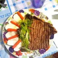 Snapdishの料理写真:bistecca di manzo con contorno|francesca canforaさん