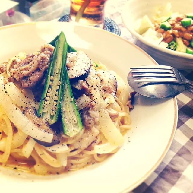 Snapdishの料理写真:今日のトモコンダテは豚肉と新玉ねぎの和風カルボナーラ💚|🇯🇵ともこちゃん。さん