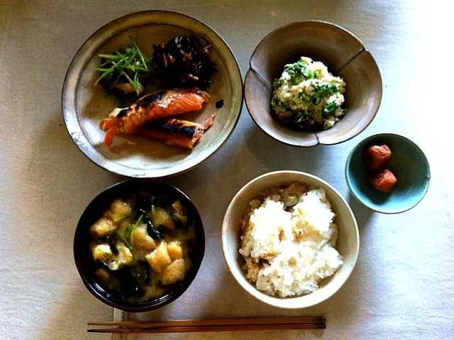 鮭のハラミの朝定食。|つるたさん