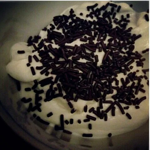 Greek yoghurt with chocolate sprinkles|Vera Chandraさん