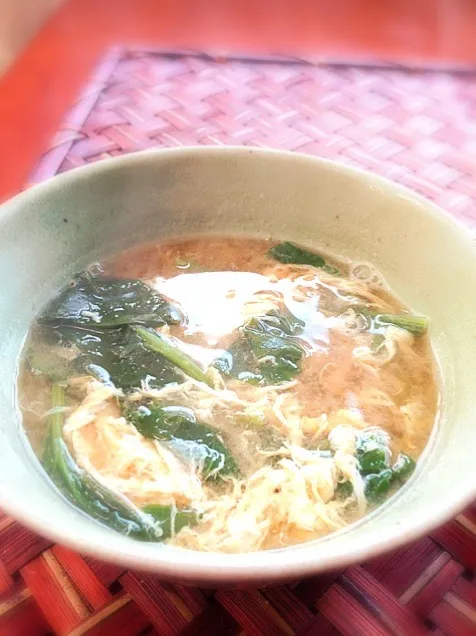 Miso soup of beaten egg and spinach♨ほうれん草のかき卵味噌汁|🌈Ami🍻さん