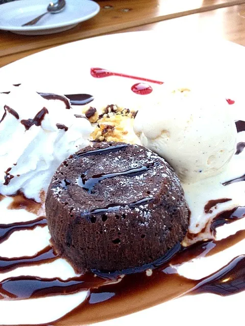 Chocolate Lava with Vanila Ice Cream|Bennie_Benさん