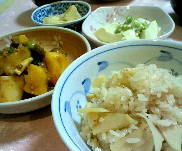 Snapdishの料理写真:筍ご飯！|cookさん