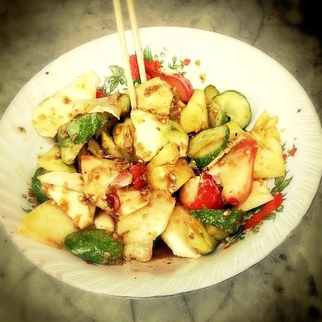 Snapdishの料理写真:Rojak buah|Farah Diba Jamalさん