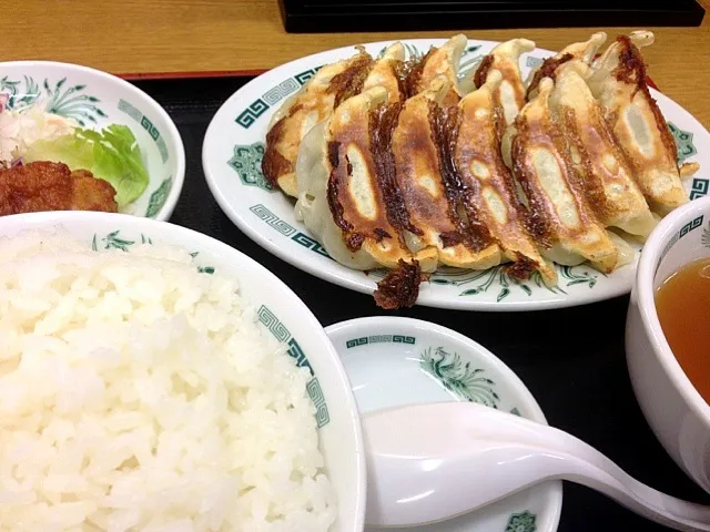 ชุดเกี๊ยวซ่าสองที่ ダブル餃子定食@ที่ญี่ปุ่น 日高屋 浦安|akiさん