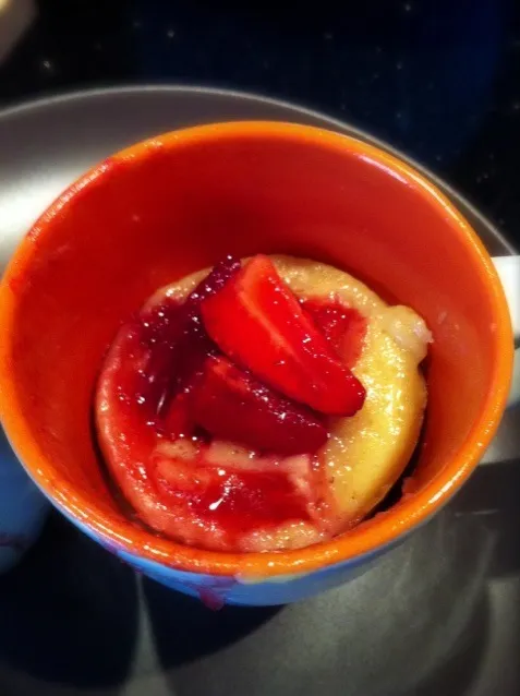 Strawberry Mug Cake|Rachel Humpertさん