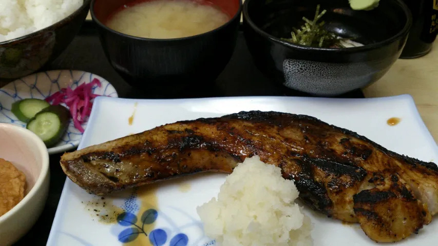 【沼津港 むすび屋】鰤焼き定食|うめロクさん