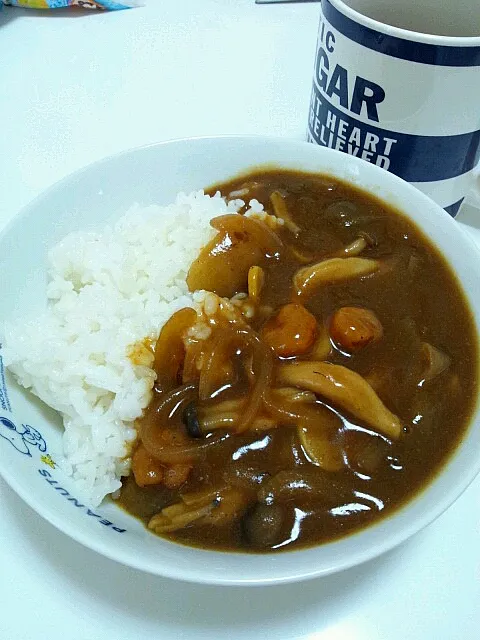 エビとしめじのにんにくカレー|こしじさん