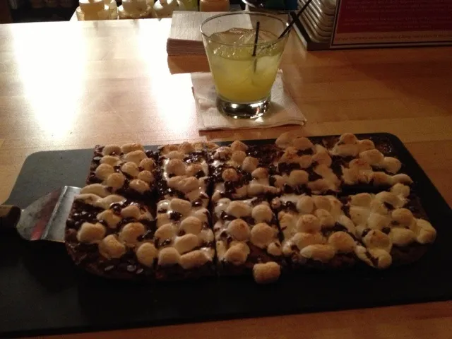 Flatbread s'mores at Stone's Cove|anne hoekstraさん