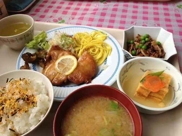 Snapdishの料理写真:鳥肉のレモン醤油焼き|Hidekiさん