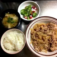 Snapdishの料理写真:豚肉の生姜焼き|虹希さん