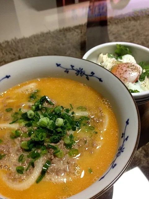 タンタンめん風うどん、豆腐の温泉卵のせ|やっちゃんさん