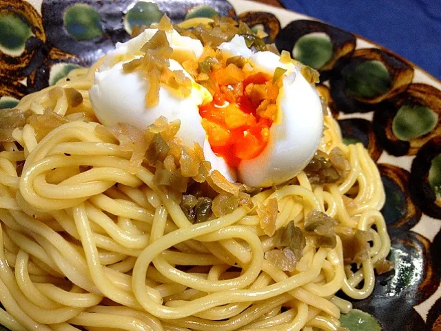 Snapdishの料理写真:醤油ごま油和え麺-半熟卵のせ|HalfPintさん