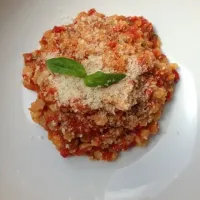 Baby pasta stars with a roasted aubergine, cherry tomato and red pepper sauce|Helena Edwardsさん