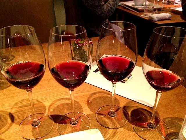 a quad flight of Pinot|Chris Shannonさん