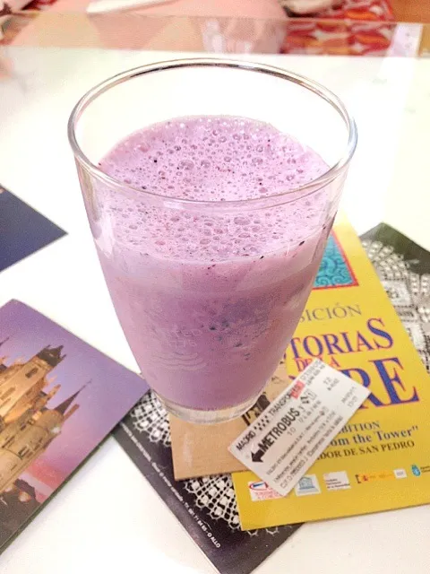 Blueberry and strawberry smoothie <3|wiggyさん