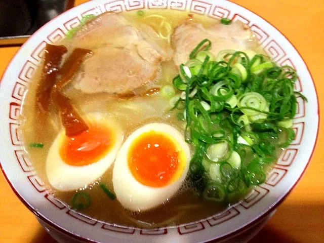 Snapdishの料理写真:ラーメン(煮卵入り)〜天天有|Kunisanoさん