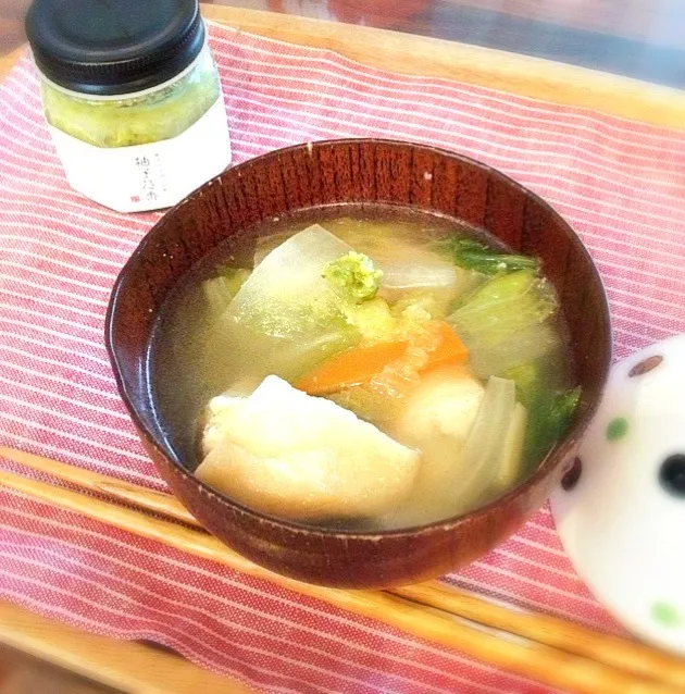 Snapdishの料理写真:薄揚げと野菜の味噌汁♡わが家リピ中の柚子胡椒で♫|hisaminさん