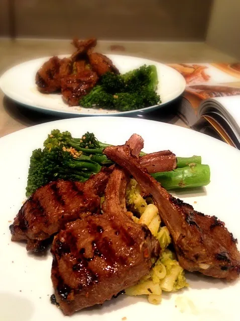 Chargrill lamb cutlets with mashed pea pasta salad|wingさん