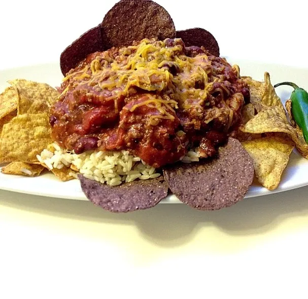 Snapdishの料理写真:4 Alarm Chili over rice w/ multigrain tortilla chips #EverythingOrganic|Curt Chillさん