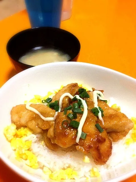 鶏胸肉の甘辛だれ丼|ゆいさん