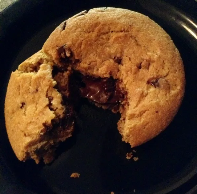 Chocolate Chip Cookie filled With Chocolate filling In Middle|Romeoさん