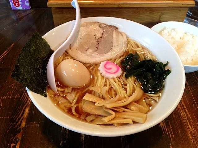 昭和醤油ら〜めん@荒海(新宿)|塩豚骨さん