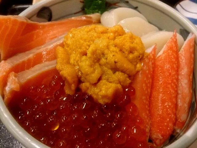 函館五色丼@函館朝一食堂 いくら亭|ぐーふぃさん