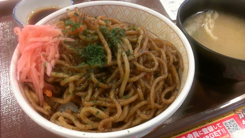 焼きそば牛丼|まぐろさん